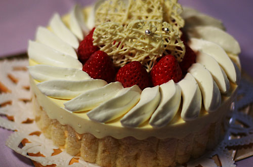 いちごとババロアのケーキ